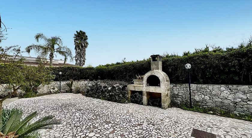 VILLA KORAFI