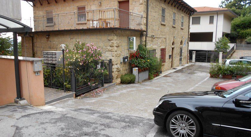 Residence Affittacamere Pari 