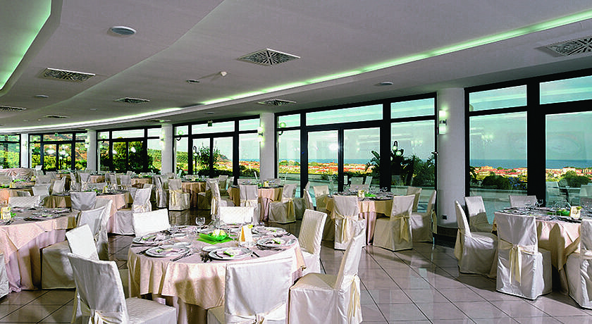 Mirabeau Park Hotel