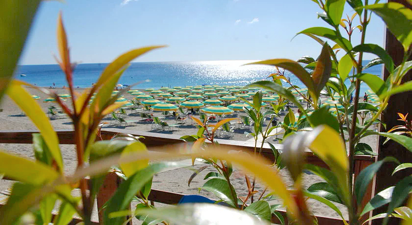 Mirabeau Park Hotel