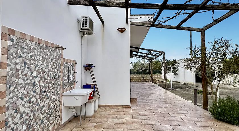 VILLA KORAFI