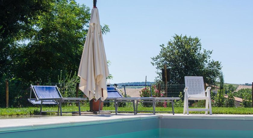 Azienda Agrituristica Cluana 
