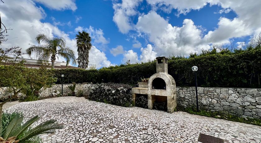 VILLA KORAFI