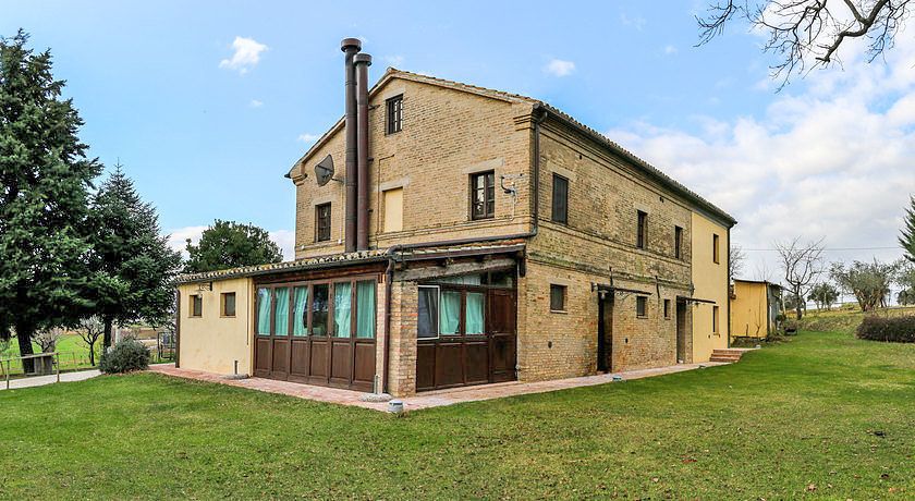 COUNTRY HOUSE LA FATTORIA DI CARDUCCI PAOLO