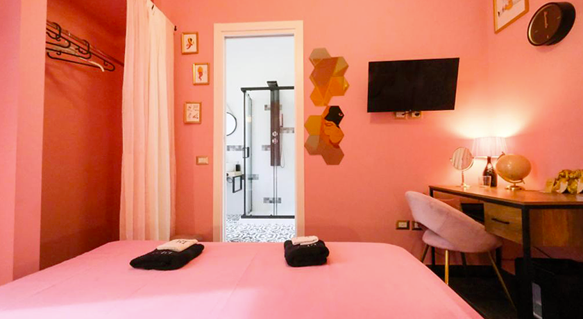 LH 51 Neapolitan Rooms