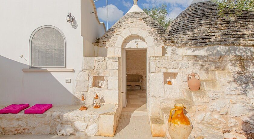 Trullo della Quercia. Cucina all'aperto, vicino le spiagge.