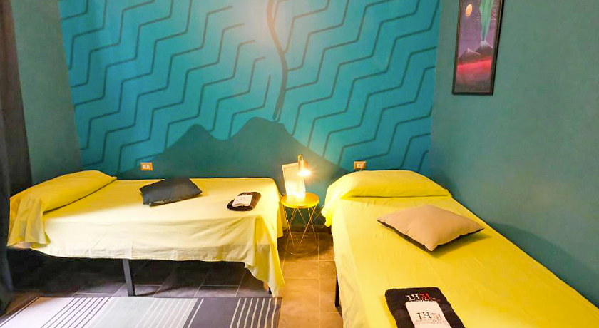 LH 51 Neapolitan Rooms