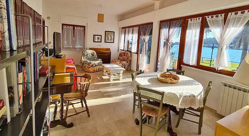 casa sul fiume