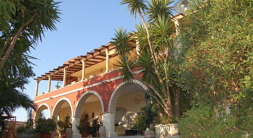 Casa Vacanze "MASSERIA ECODIMARE"