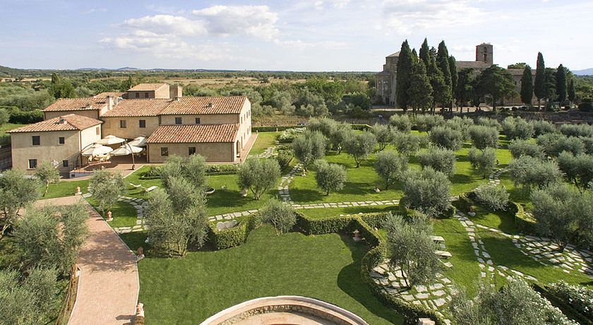 SOVANA HOTEL & RESORT