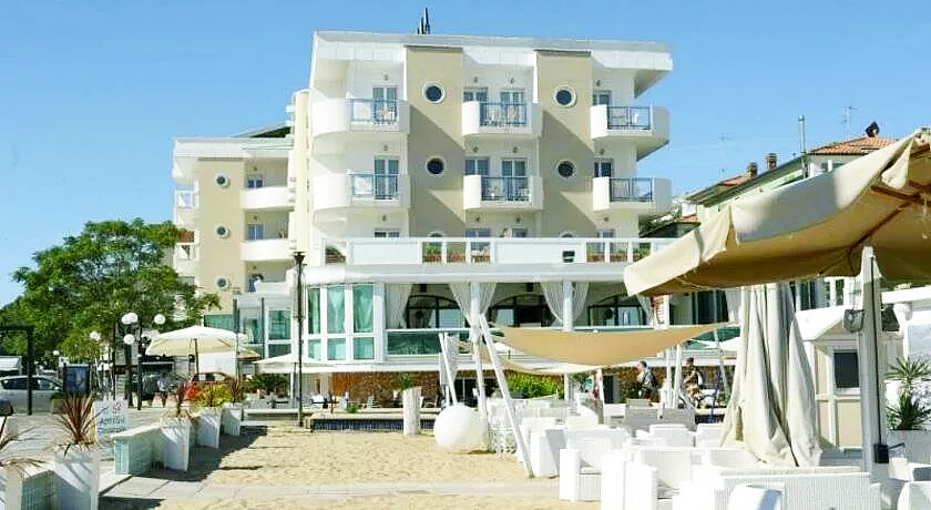 Vienna Mare Beach & SUP Hotel 