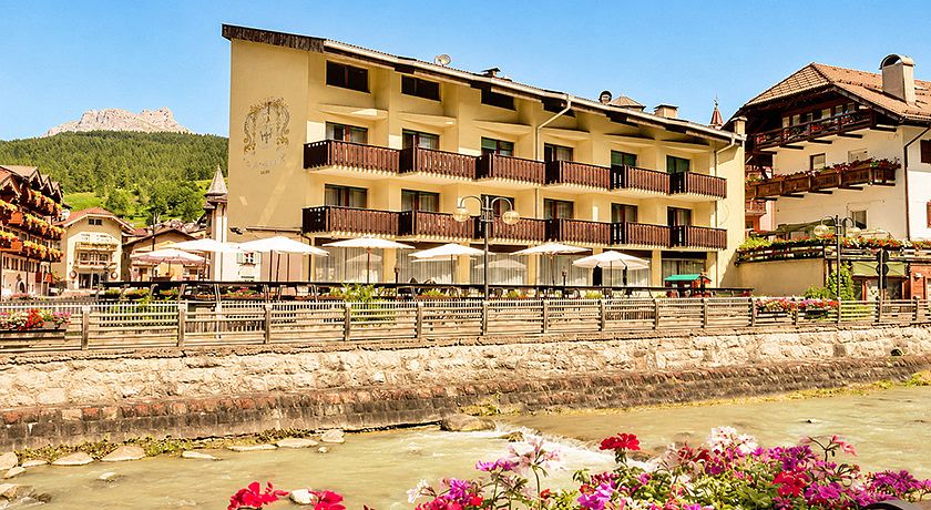 HOTEL MOENA