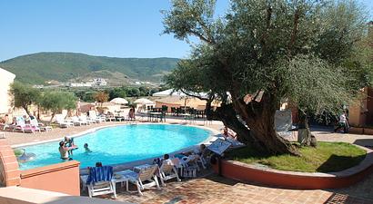 Struttura Albergo Li Troni