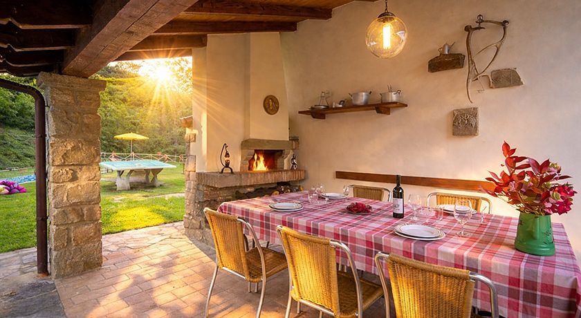 LA SCATOLAIA, villa immersa nel verde delle colline toscane