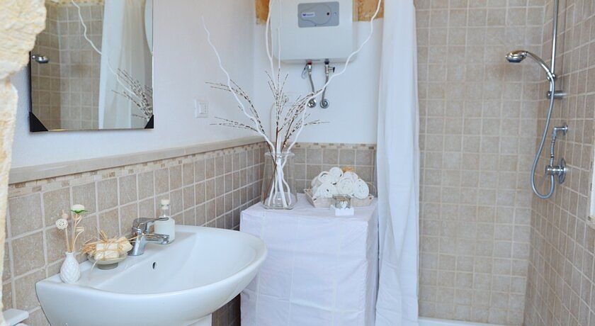 Trullo Ginestre. Giardino recintato. Animali ammessi. Ostuni a 10 km.