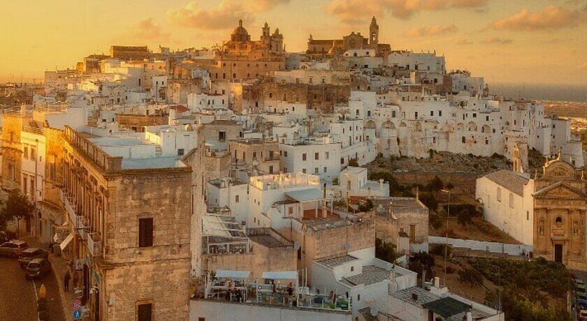 Trullo Ginestre. Giardino recintato. Animali ammessi. Ostuni a 10 km.