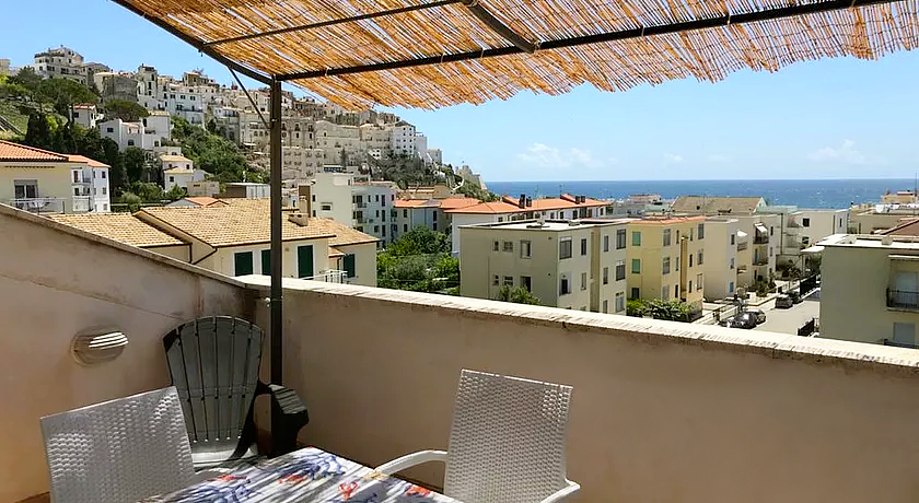 Sperlonga Resort apartments and rooms