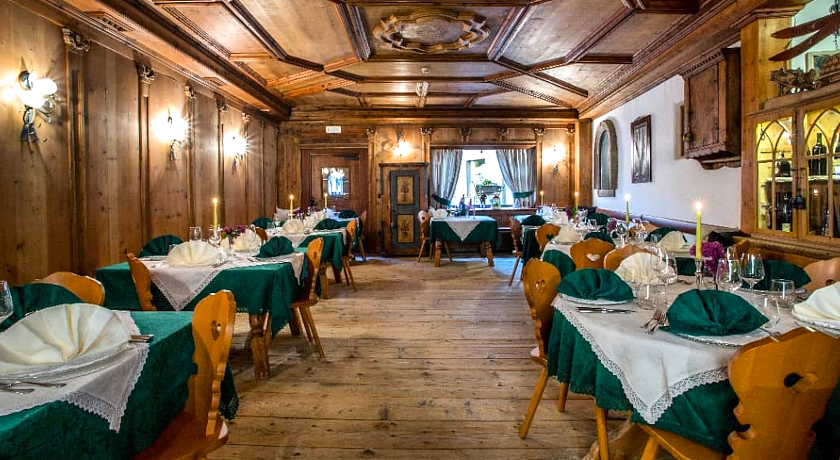 HISTORIC HOTEL RISTORANTE LA STUA