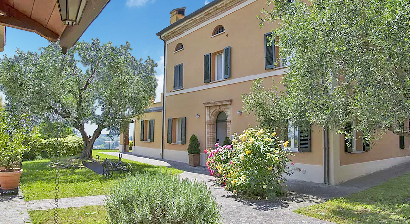 VILLA FIORE 