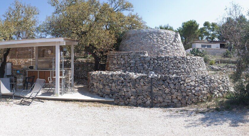 GRAZIOSO PICCOLO TRULLO SALENTINO per due persone