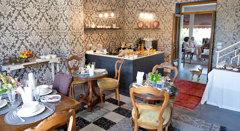 CasaBella 22 bed and breakfast- wellness for human and dogs