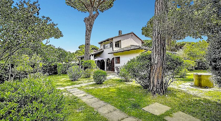 Villette con giardino a Principina a Mare