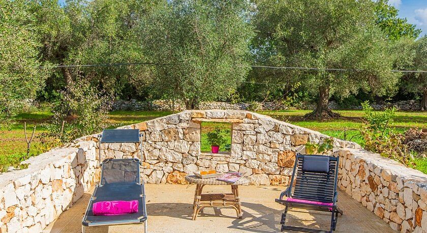 Trullo della Quercia. Cucina all'aperto, vicino le spiagge.