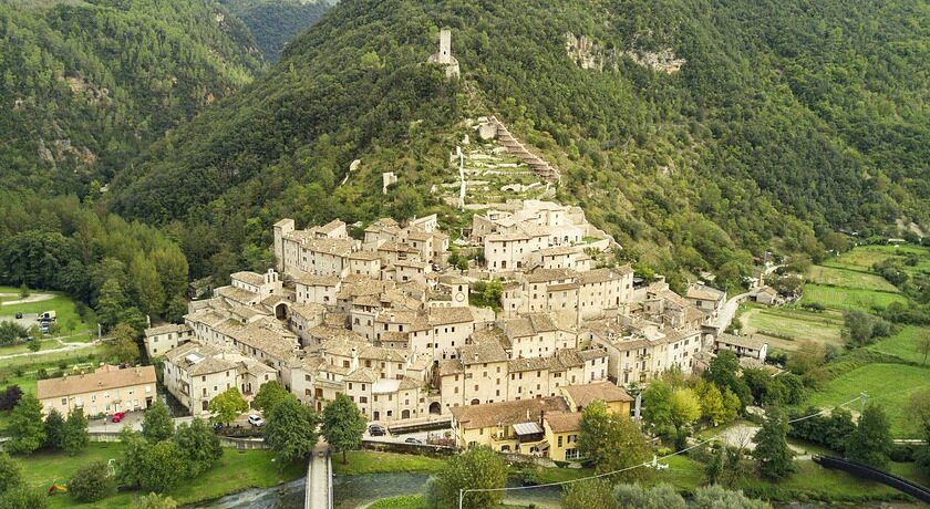  Torre del Nera Albergo Diffuso & Spa