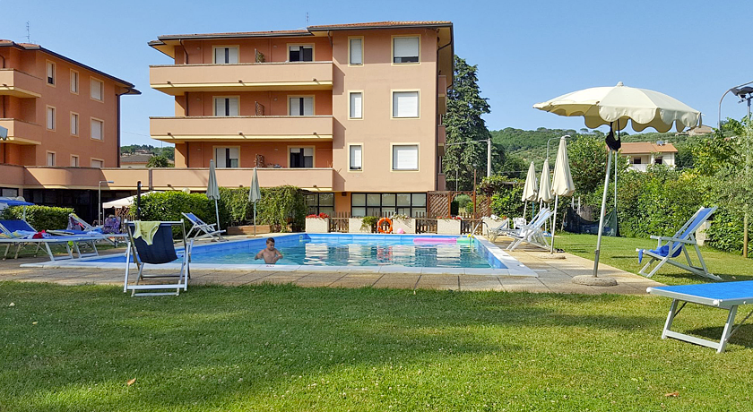 ALI SUL LAGO VILLAGGIO ALBERGO