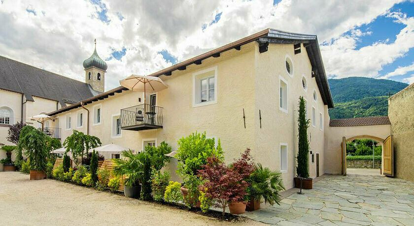 HOTEL & RESIDENCE TRAUBE 