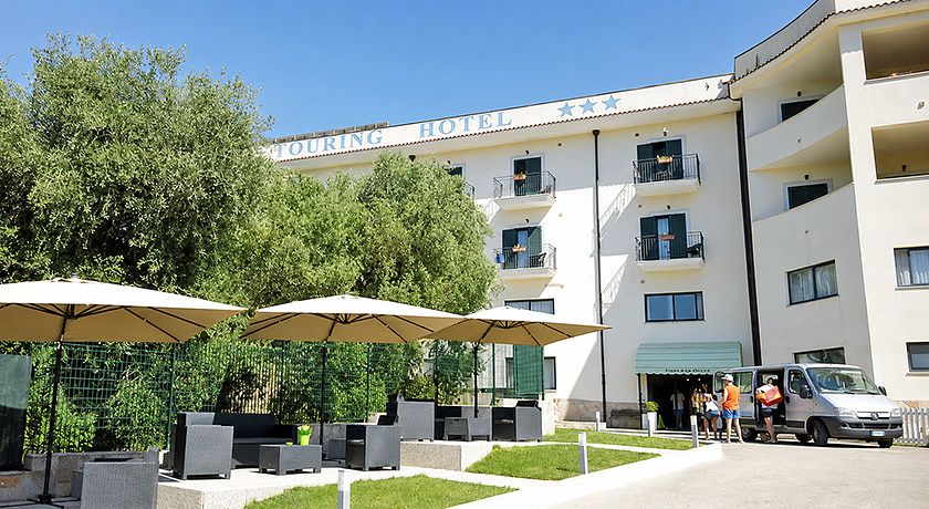 Touring Hotel