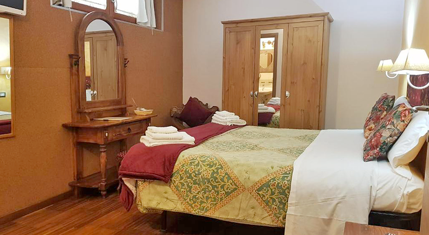 Aurelia Garden Gold B&B