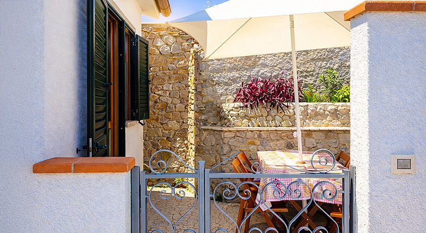 Casetta indipendente con giardino - Marina di Campo