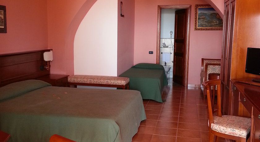 Hotel Villa De Pasquale