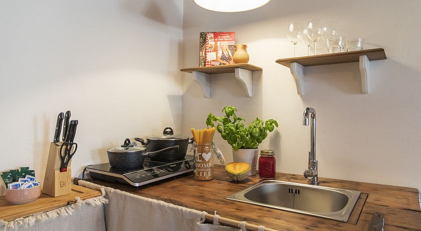 LEONTINE HOME 
