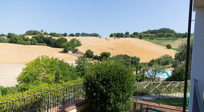 SERAFINI HOME 20 nelle colline di Fano a 15km dalle spiagge 