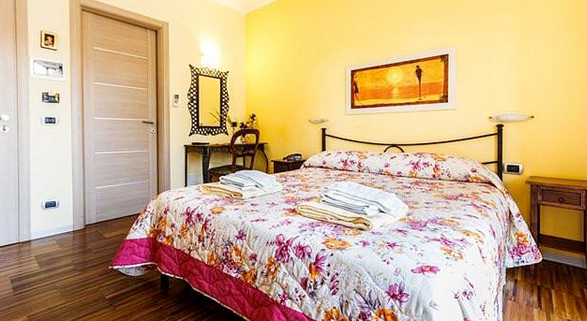 Aurelia Garden Gold B&B