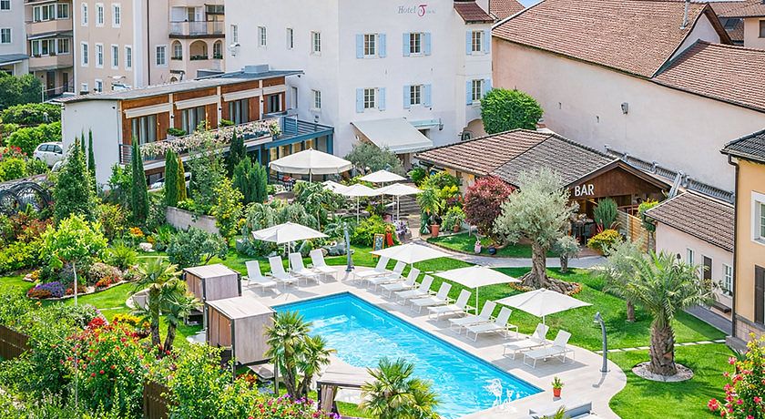 HOTEL & RESIDENCE TRAUBE 