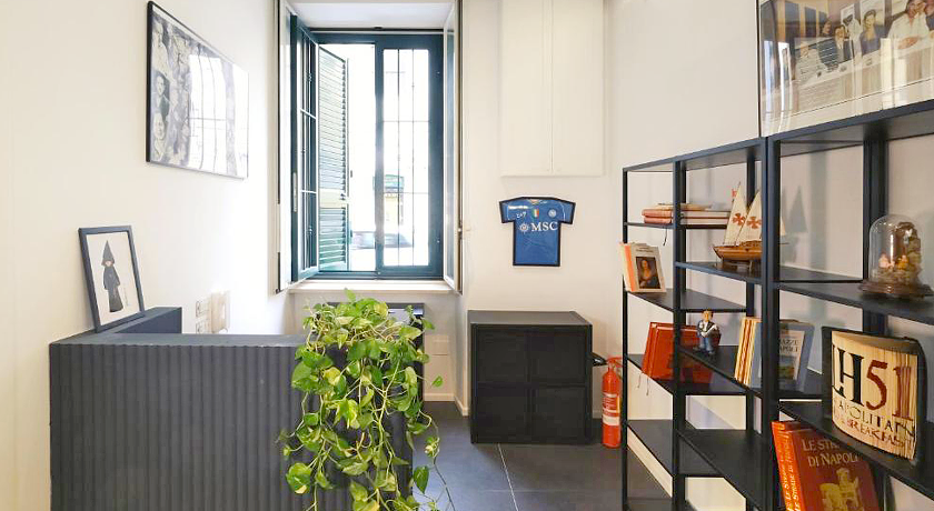 LH 51 Neapolitan Rooms