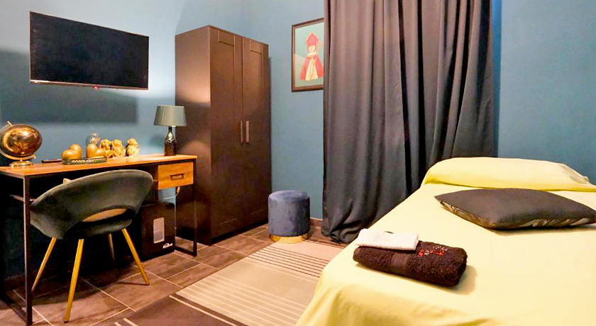 LH 51 Neapolitan Rooms
