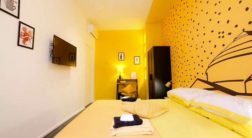 LH 51 Neapolitan Rooms