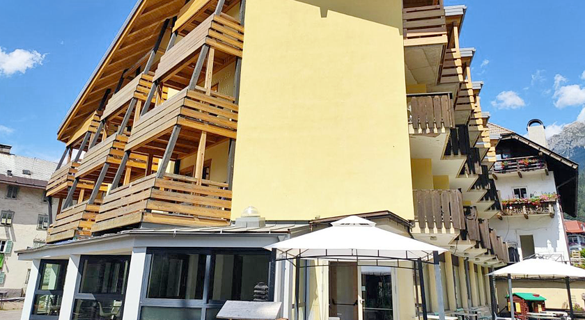 HOTEL MOENA