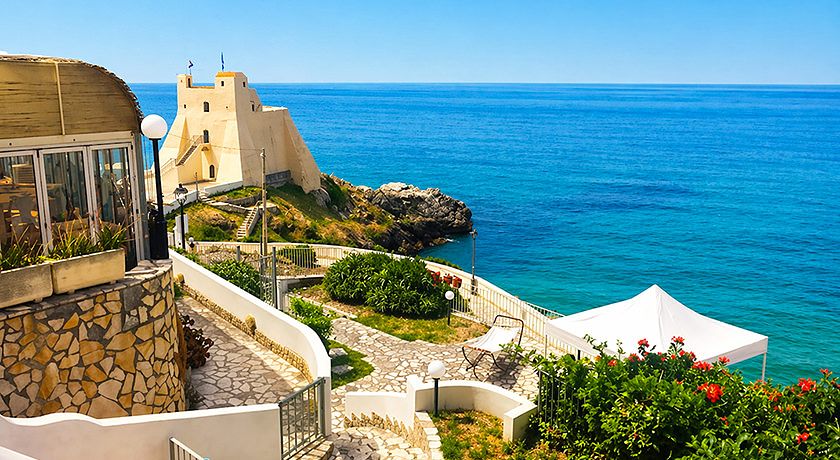 Sperlonga Resort apartments and rooms