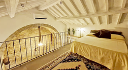 Mary wine house