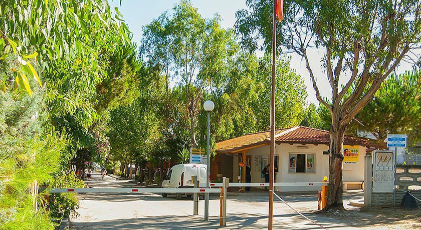 Camping Village "LA PINETA"