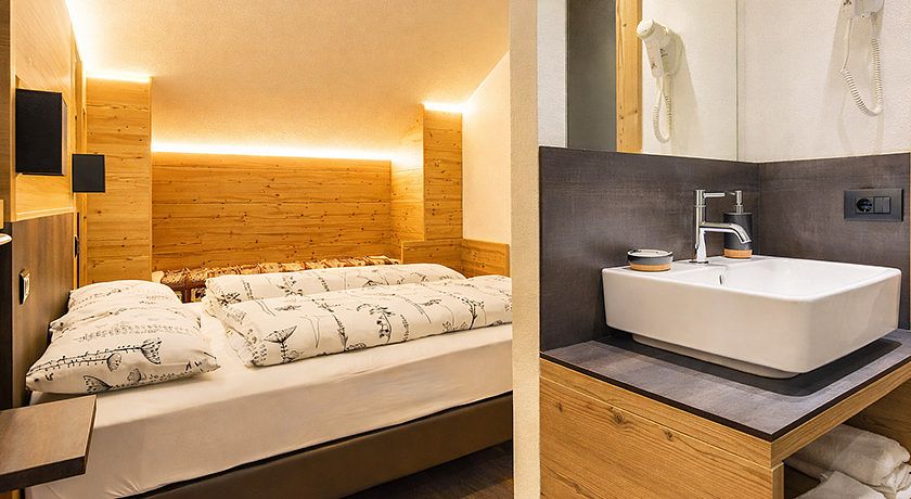 Albergo Ristorante Pizzeria Miralago