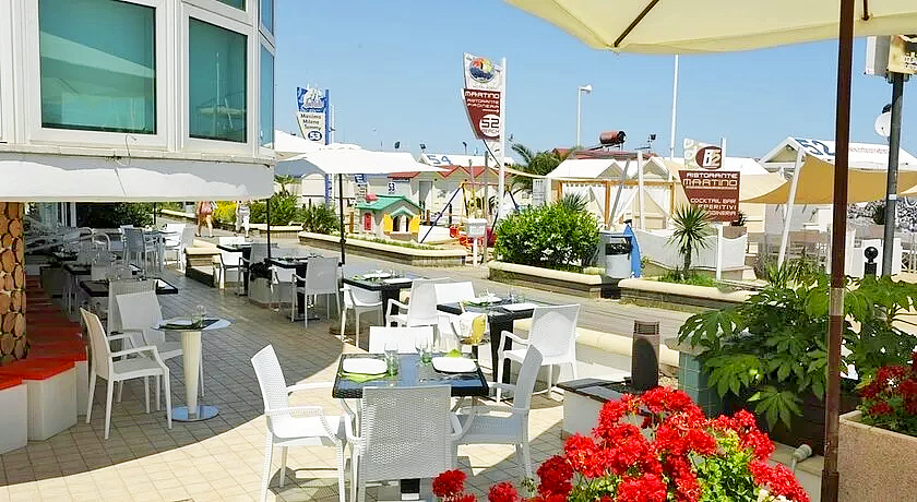 Vienna Mare Beach & SUP Hotel 