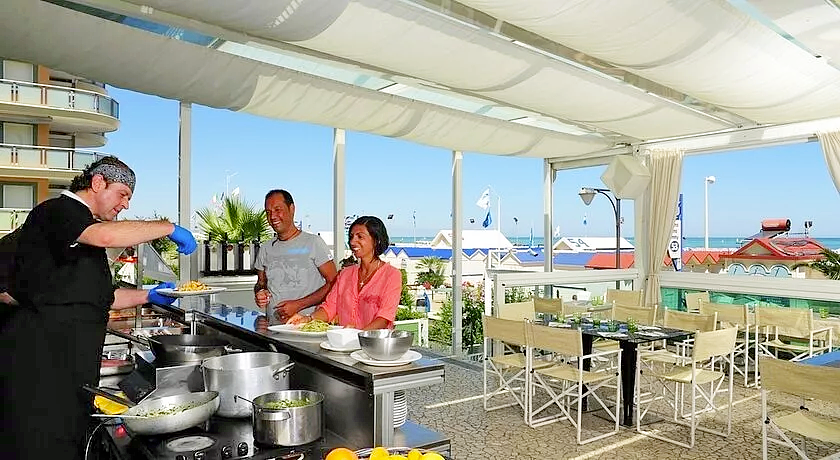 Vienna Mare Beach & SUP Hotel 