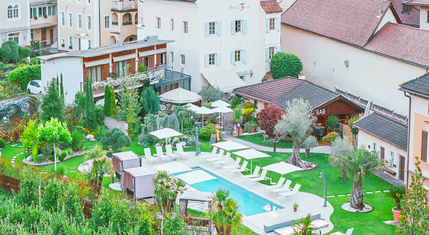 HOTEL & RESIDENCE TRAUBE 