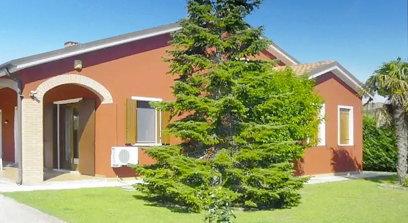 THE FUNNY HOUSE